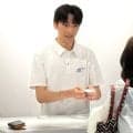 坂井瑠星騎手が「一日店長」　名刺手渡しに２ショットチェキ撮影会…イベント当選のファン大喜び
