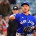 敵地実況が岡本和真に興奮「ナイス！」　“予測不能な”打球も…華麗な好守で「奪いました」