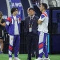 【Ｗ杯】吉田麻也、南野拓実、森保一監督とピッチ上ミーティング　練習サポートも