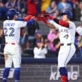 「当初はこの獲得に懐疑的な声もあったが…」岡本和真チームトップの18本塁打　力強い打撃を地元メディアも絶賛、“ほかの選択肢”にも言及「これほど高い評価を受けていた2人のFA選手を上回るとは」「タッカーの成績は目も当てられないほど悲惨」