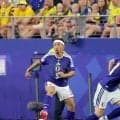 【Ｗ杯】岡崎慎司氏「長友はアホになれるのがすごい」「ブラジル戦は上田と中村に期待」…特別評論「慎髄」後編