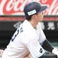 西武・長谷川信哉が緊急交代　１打席でまさか２度の自打球で悶絶して倒れ込む　四球を選んだ後に足を引きずって一塁へ　代走が送られる