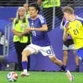 【Ｗ杯】中村敬斗、“ソックスの履き方”を巡り異例のトラブル　試合中履き替える事態に「困惑しています。今後話し合いたい」
