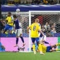 世界基準で想定外スウェーデン強力３トップ封じた日本3バック＋2ボランチ　田中碧がMVP