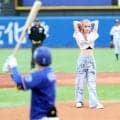 【ヤクルト】リアル「ピンクのサウスポー」ME：IのSUZU、ノーバン始球式ならず「悔しい～」