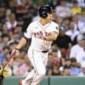 吉田正尚　代打でサヨナラ勝利を呼ぶ二塁打！気迫のヘッスラに本拠地が熱狂→サヨナラホームを踏む