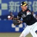 驚愕キャッチ→爆肩披露に「鳥肌たった」　“超美技”を披露した34歳は「ガチえぐい」