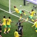 「絶対入ったと」W杯惜敗も話題…南ア、“魂の連続ブロック”がファンの心揺さぶる カナダの波状攻撃をゴール際で3度も凌ぐ
