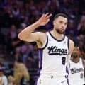 キングスのトップスコアラー、ザック・ラビーンがオプション行使でチーム残留