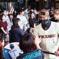 日本ハム・新庄監督＆選手らがウエルカムハイタッチでファンをお出迎え　試合前に笑顔で交流
