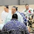 ２７歳で死去した偉大な横綱の墓前に、４１歳玉鷲が復活誓う「関取として戦える」１３年ぶり十両も闘志