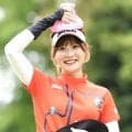 都玲華「素敵な思い出に」肩出し白ドレス姿披露「アイドル級ですね」ファン絶賛