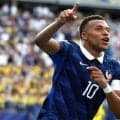 「フランス代表強すぎやろ」日本ファンも“衝撃”…2得点のエムバペに「化け物すぎんだろ！」「チートすぎますw」【W杯】