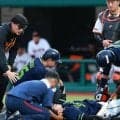 巨人西舘、ヤクルト松下への危険球で退場　球場騒然、142キロが左側頭部を直撃　頭を固定した形で担架で運び出される