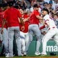 元巨人右腕、ブチギレ大暴れに日本人困惑　“関係ない”のに…Xポカン「!?」「なんか参戦」