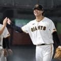 巨人　前夜の悪夢を振り払う辛勝で首位浮上　１点リードの八回は田中瑛がピンチしのいで２３試合連続無失点　九回はマルティネスが汚名返上　外国人最多通算２３５Ｓ
