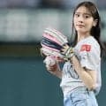 「何頭身美人ですか？！」始球式で話題の170センチ長身モデル…「顔ちっちゃ！！」「スタイル良すぎてビビる」