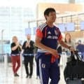 森保一監督らが帰国　米国から羽田空港へ　無数のフラッシュ、ファンからのねぎらい送られる