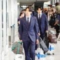 中村敬斗はさわやかに帰国…紺色スーツ姿で会釈　インスタフォロワーは約120万人増と大人気
