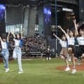 【日本ハム】乃木坂野球部が登場　道産子コンビのファーストピッチは明暗分かれる