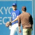 大谷翔平が松井裕樹と談笑　後輩左腕の訪問に嬉しそうな笑み→松井も帽子をとってあいさつ