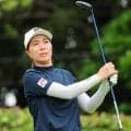 【女子ゴルフ】３８歳ベテラン・服部真夕が１差２位発進「上出来のスタート」　アプローチのみ左打ちのスイッチヒッター