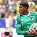 「プレミアのトップクラブさえ羨む選手に」23歳日本守護神の評価爆騰！　英メディアで連日踊る移籍情報　鈴木彩艶を獲得できれば「非常に大きな補強だ」【W杯】