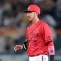 広島・菊池がアクシデントで途中交代　出血があるも「大丈夫です」と軽症強調　新井監督「今のところ骨折のサインは出ていないという報告」