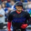 「本当にいい選手をつかまえた！」岡本の月間最優秀新人賞獲得に地元ファンも歓喜、ア・リーグ新人トップ本塁打「カズが誇らしい」「守備の面も見逃せない」