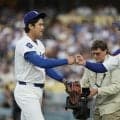 大谷翔平　右上腕二頭筋の張りで途中交代　ロバーツ監督「明日はDHで出場しない」休養優先へ