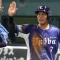 猛ダッシュ→豪快ダイブは「空飛んでる」　西武32歳の“超絶美技”は「まじでたまらん」