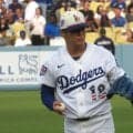 独立記念日の国歌斉唱　ドジャース・大谷翔平らが三塁線上に整列　両軍ともに特別ユニホーム着用