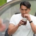 ｢チャゲかと思ったよ｣J2藤枝MYFCの槙野智章監督が披露した采配中“新スタイル”が話題！｢似合います｣｢マテ茶じゃなくてバケットハットのトレンドでいく感じ?｣