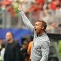 ０－３完敗なのに…カナダ監督まさかの奇行　失点直後にハイタッチ＆試合後ガッツポーズ