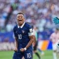 フランス８強！乱闘寸前もエムバペ「正しいも間違いもない。最後に我々が勝った」雄たけび