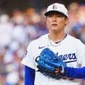 山本由伸が左手を掲げた“相手”　快投直後…ド軍公式が逃さなかった瞬間、SNS公開
