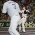 【阪神】中野拓夢スーパープレー　窮地に超美技で併殺！甲子園熱狂