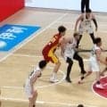 「イライラしすぎ」中国NBA逸材が“まさかの投げ飛ばし”…日本ビッグマンに「完璧ディフェンスすごい」【バスケW杯予選】