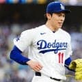 佐々木朗希の映り込みで判明　背後でぶら下がる“お宝”にX爆笑「もう終わってるぞ」