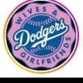 ドジャース奥様会インスタグラムが選手の独立記念日祝福家族ショット公開　マンシー一家ら笑顔