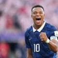 灼熱ピッチでの肉弾戦！苦闘も最後まで冷静だったエムバペとレ・ブルー！南米パラグアイを下してラウンド８へ