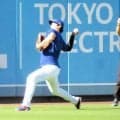 大谷翔平がキャッチボール再開　右上腕二頭筋の違和感から初　最大で約５０メートルの距離　終了後にはファンに神対応