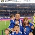 ３９歳・長友佑都、妻・平愛梨＆４人の子どもたちと家族ショットで「いつか道は開く」…ファン感動「こんなかっこいいパパおらん！」