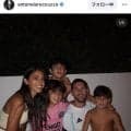 メッシ、美人妻＆３人の子どもと家族ショット！私服でリラックス「美しい家族」「ゴージャス」と反響