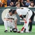 無安打投球の巨人・戸郷が緊急降板　五回の打撃時に足を痛めたか　場内騒然　マウンドでは五回を終えてノーノー継続もアクシデント
