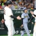 阪神　開幕１０連勝中の高橋が初黒星の危機　七回逆転許す　６回２／３を７安打４失点
