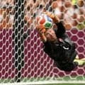 【W杯】72年ぶり8強へ導いた“超ビッグセーブ”にネット衝撃「これ止めるのか！」スイス守護神のPKストップが一躍脚光