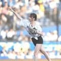 新谷姫加が始球式「ノーバンで投げれるよう沢山練習」予告通りの投球披露