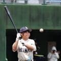 【高校野球】埼玉初女性ノッカー　飯能の女子部員・花岡咲愛が兄晴翔にノック「緊張しました」