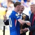 【W杯】アメリカ代表エースのレッドカードを電話1本で執行猶予に！サッカー大統領トランプ｢飛び出しナイフ事件｣と軍事訓練学校での出合い